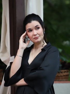 Сегодня поздравляем с Днём рождения актрису театра Татьяну Башкову!