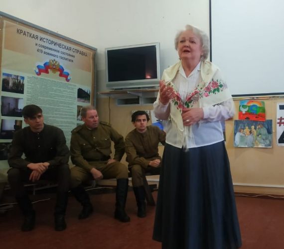 Актеры театра драмы выступили с концертом в военном госпитале