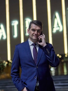 Поздравляем с Днём рождения директора театра Максима Николаевича Секачева!