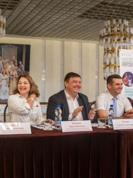 В Краснодарском театре драмы прошла пресс-конференция, посвященная "Большим гастролям"